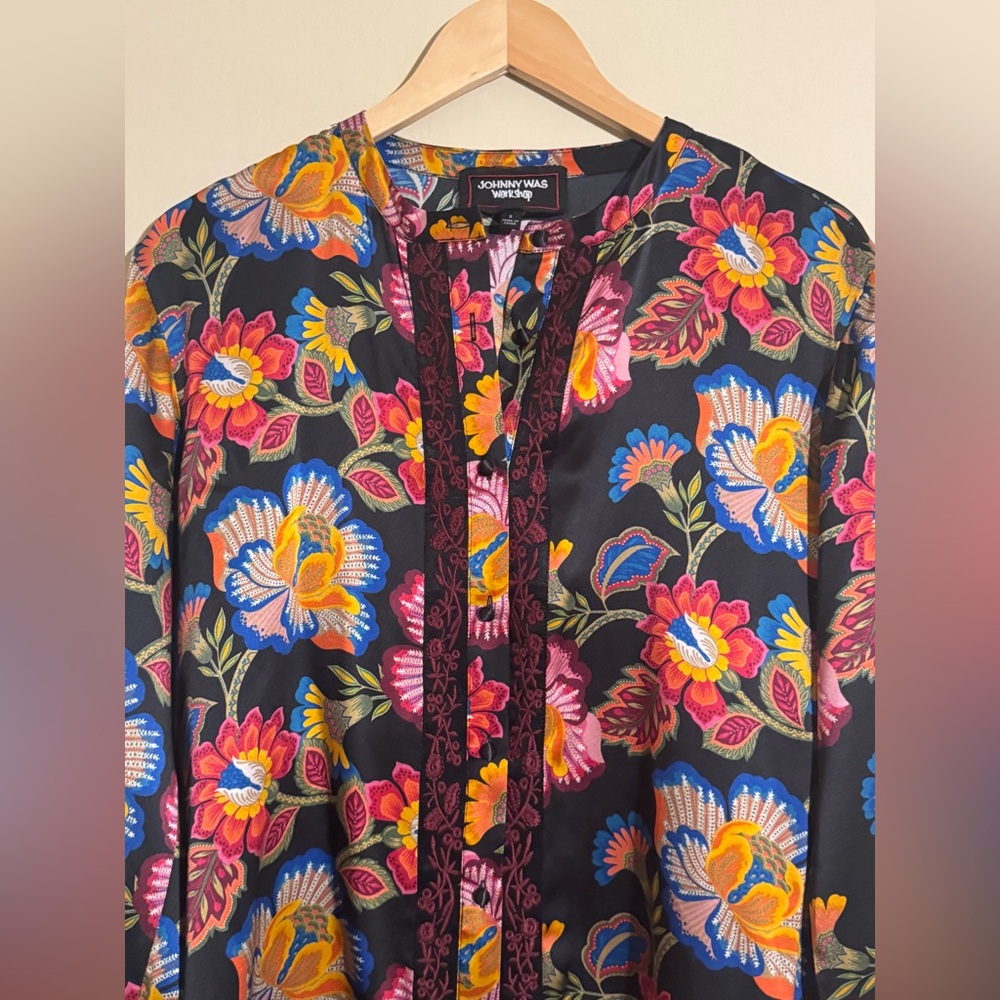 Johnny Was Multicolor Floral Button Down Shirt - Picture 5 of 10